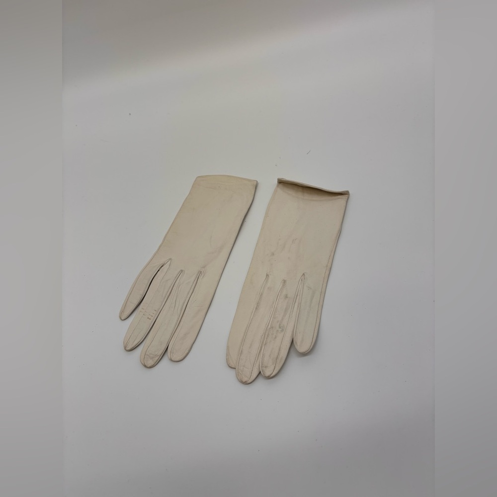 Vintage Lionel Le Grand Paris Gloves – Bonwit Teller Exclusive – Ivory Leather